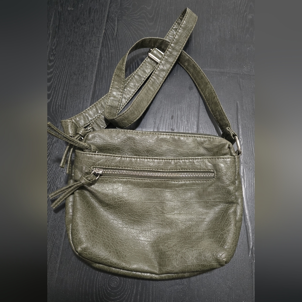 Bueno Olive Crossbody Bag